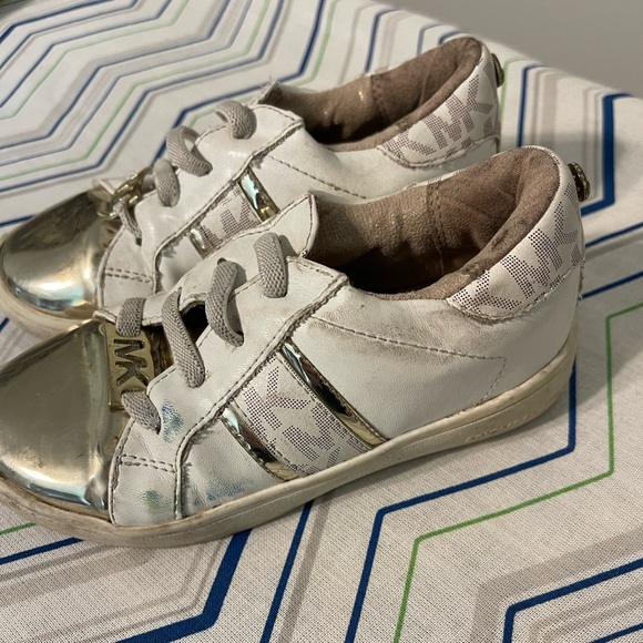 Michael Kors - Picture 2 of 4